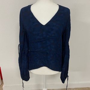 Derek lam blue zip back v neck blouse